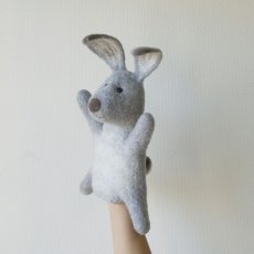 画像2: Greybeige Hare 野うさぎのパペット人形 (2)