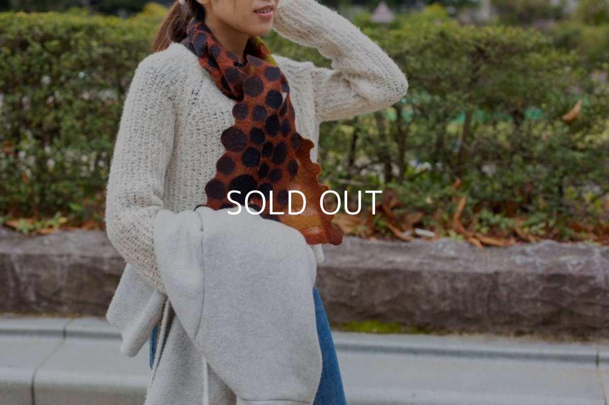 画像4: ドット&ストライプ マフラー（黒ドット&うぐいす、茶ベース） (4)