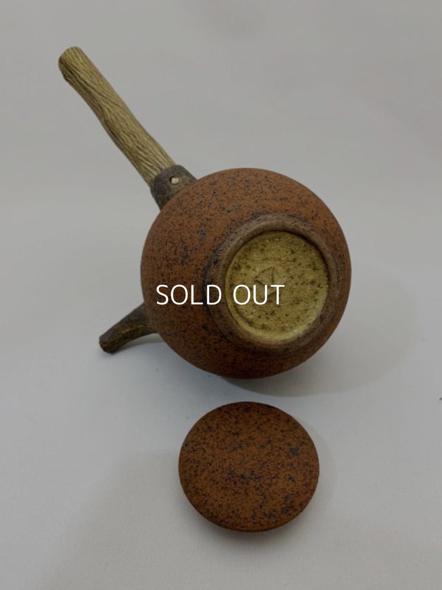 画像2: わら灰釉　かぼす取手　急須 (2)