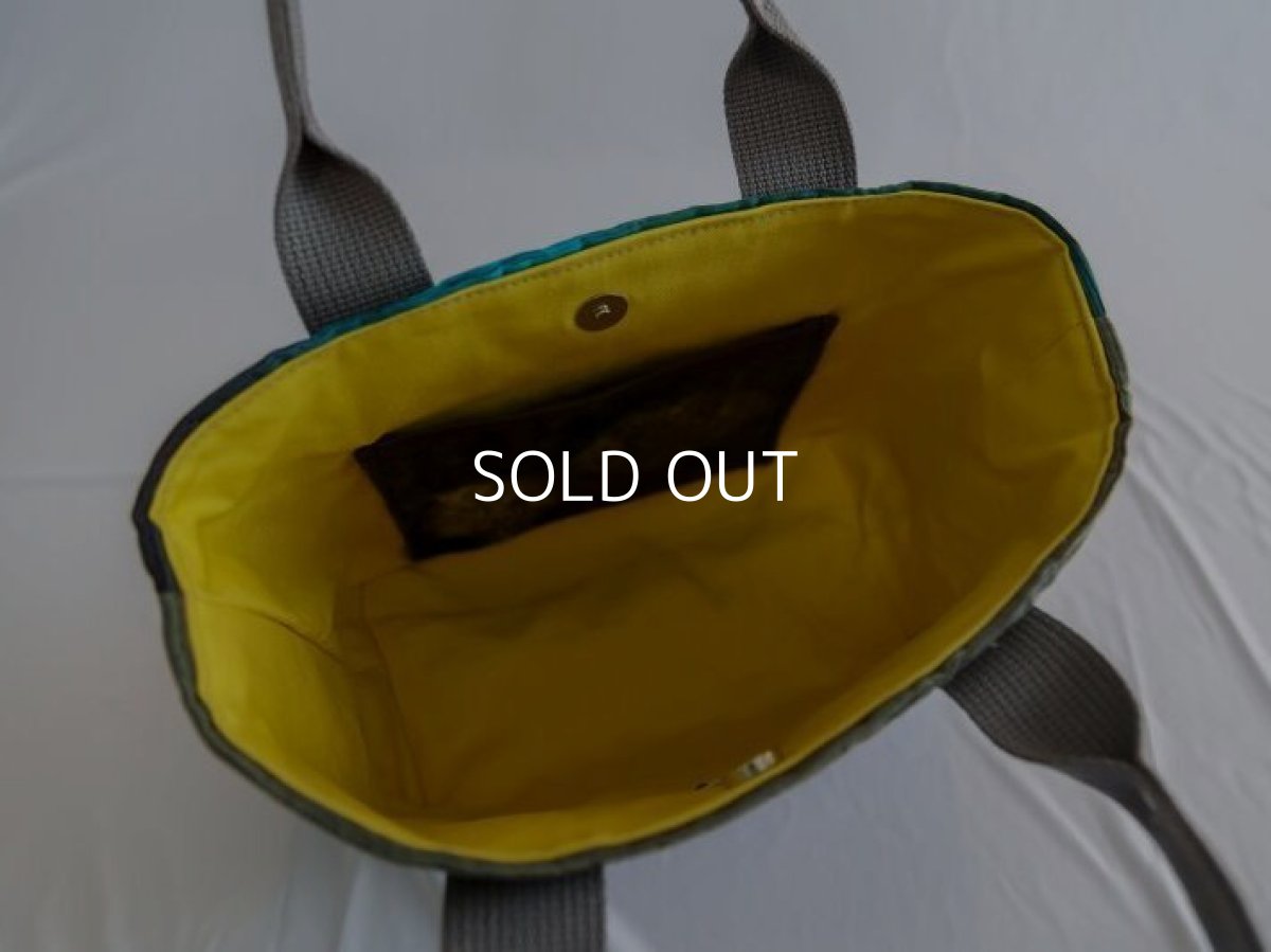 画像4: ピンタック織パッチトートバッグ M (4)