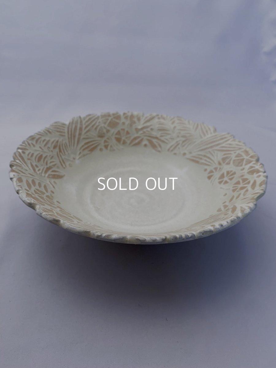 画像1: バニラ輪花鉢（リーフ） (1)