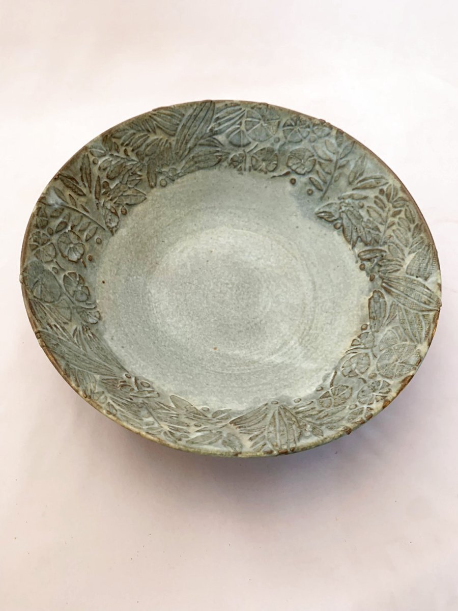 画像1: リーフ文青い鉢 (1)