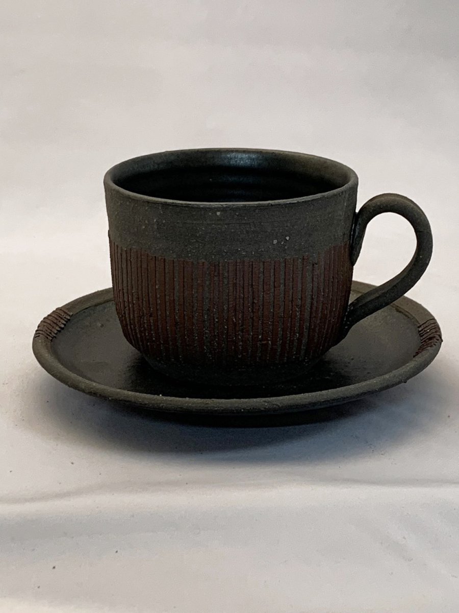 画像1: 黒と赤のカップ＆ソーサー (1)
