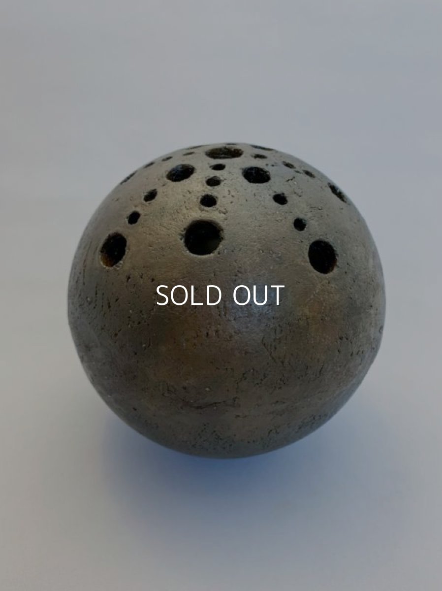 画像3: 球・花差し（野焼き 拭き漆） (3)