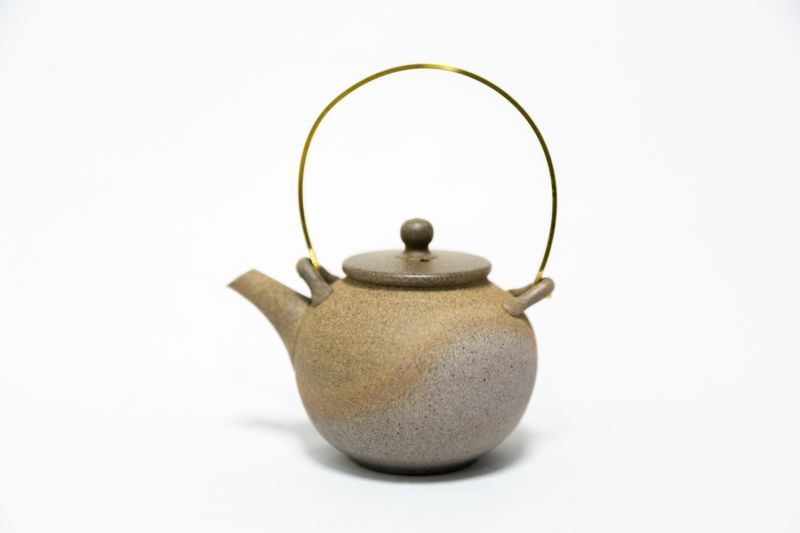 画像1: 金属手　茶壺 (1)